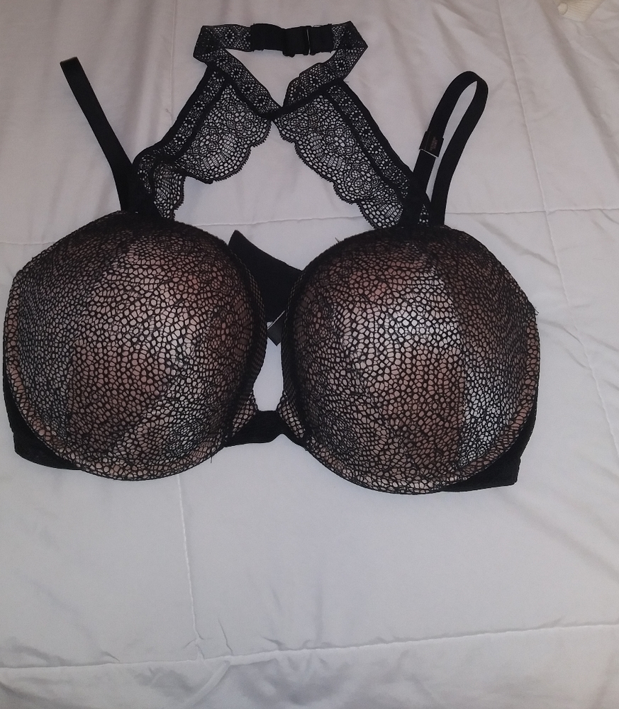 Victoria Secret very sexy black lace push up bra